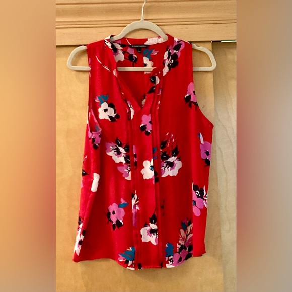 Sleeveless top. Sz L - Picture 1 of 3